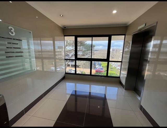 222M² OFFICE TO LET IN PINELANDS